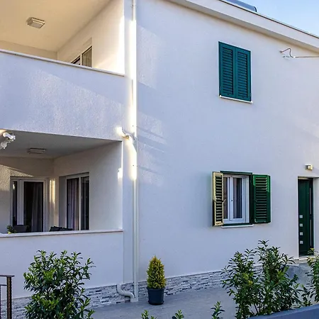 Apartment Twin With Bbq Area