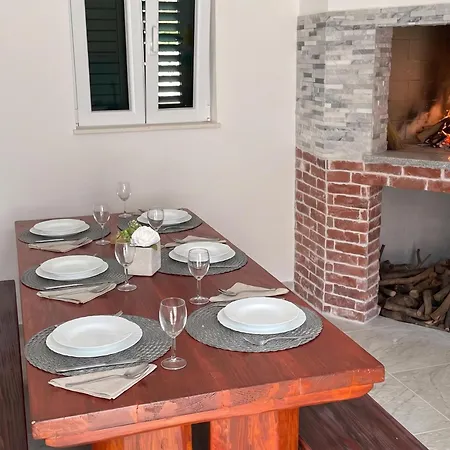 Twin With Bbq Area * Трогир