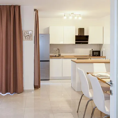 Twin With Bbq Area Апартаменты *